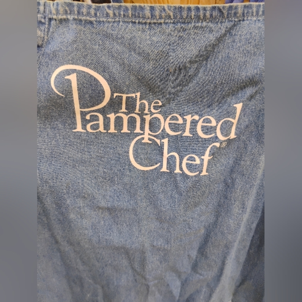 Pampered Chef "Blue Jeans" Two-Pocket Denim Baking Apron (One Size, As-Is)